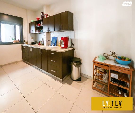 דירה, איתמר בן אב"י 5, גני שרונה, קרית הממשלה, תל אביב יפו