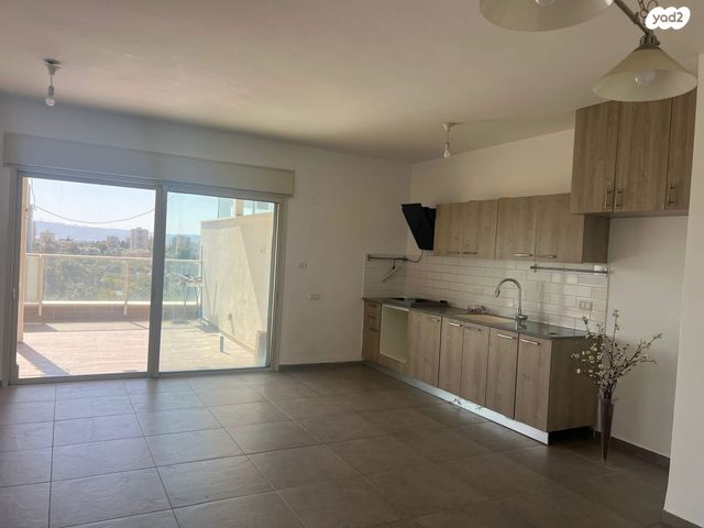 גג/ פנטהאוז, חיים בר לב, גן מוטה גור, עכו