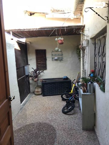 בית פרטי/ קוטג', חסידי האומות 17, מכללת תל אביב יפו, דקר, תל אביב יפו