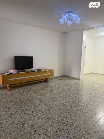 דירת גן, התמרים, מגדים, קרית גת