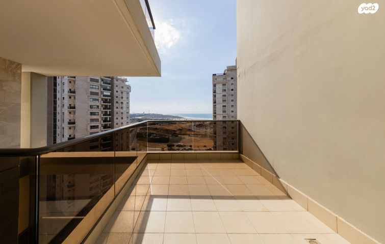 דירה, דודו דותן, עיר ימים, נתניה