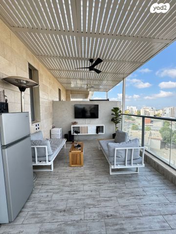 דופלקס, חזון אי"ש, רחובות הצעירה, רחובות