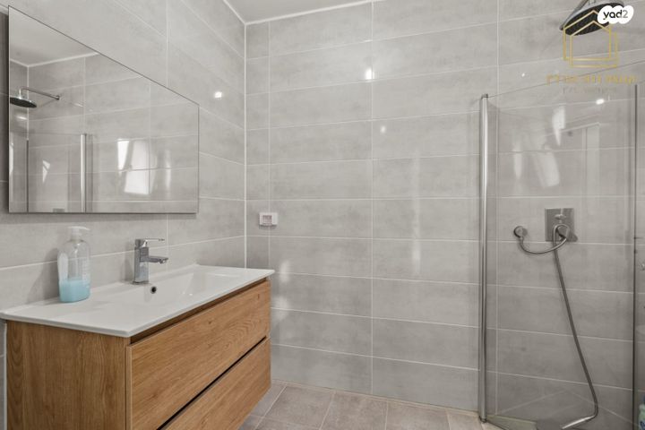 דופלקס, הלוחמות 16, ראשון לציון