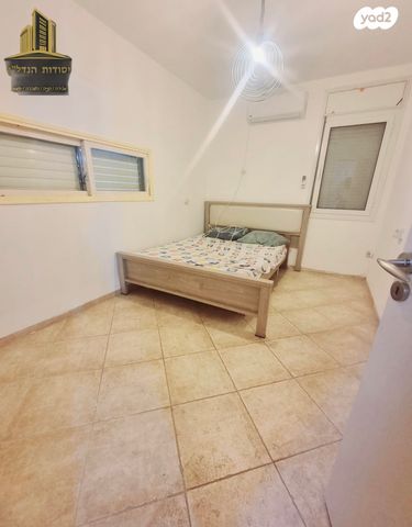 דירה, רמב"ם 5, שאר העיר, חצור הגלילית