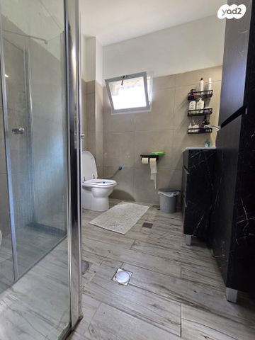 דו משפחתי, ערד