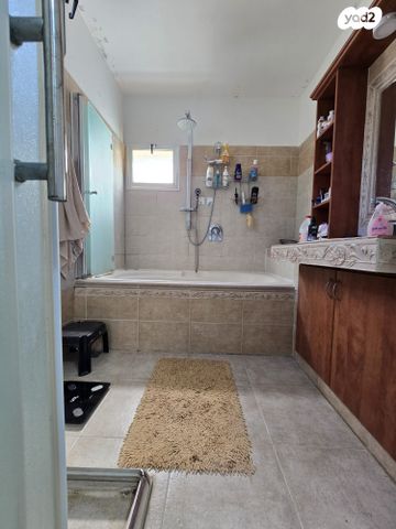 דו משפחתי, ערד