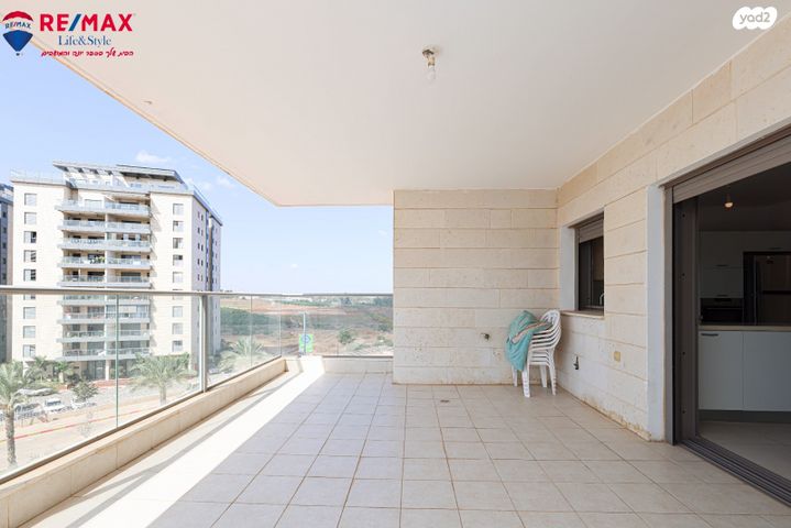 דירה, אהוד מנור, כפר יונה