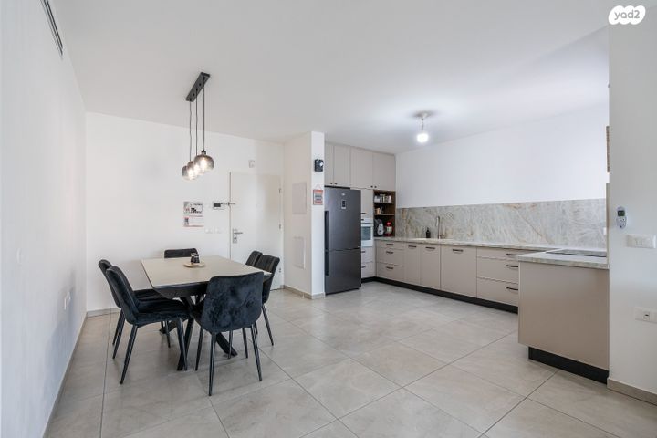 דירה, שושנת העמקים, אור ים, אור עקיבא