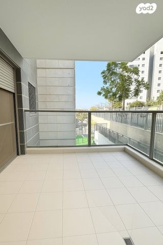 דירה, נרקיס 5, הפרחים, חריש