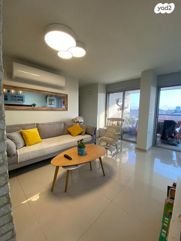 דירה, האילנות, הרצליה