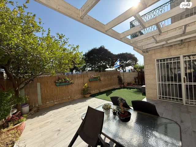 דירת גן, שיטה 6, המכבים, גבעת זאב