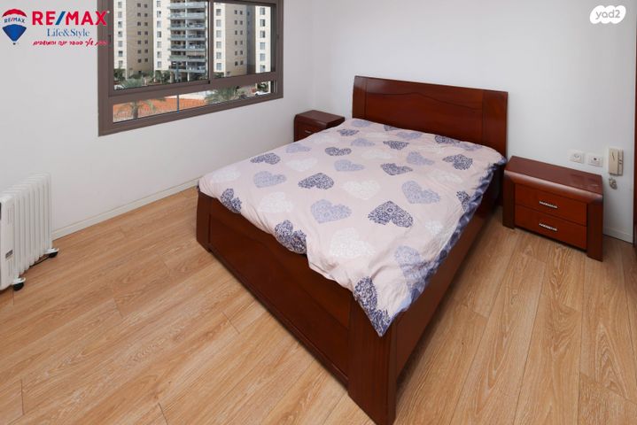 דירה, אהוד מנור, כפר יונה