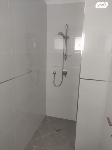 דירה, עולי הגרדום, שבעת המינים, דימונה