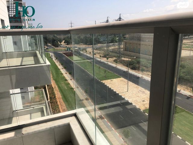 דירה, בקעת סיירים, שקמים ואגמים, אשקלון