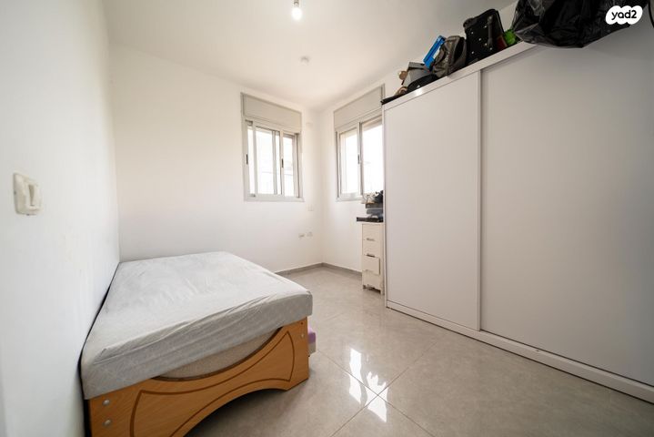 דירה, בריגדיר קיש, מחנה יהודה, פתח תקווה