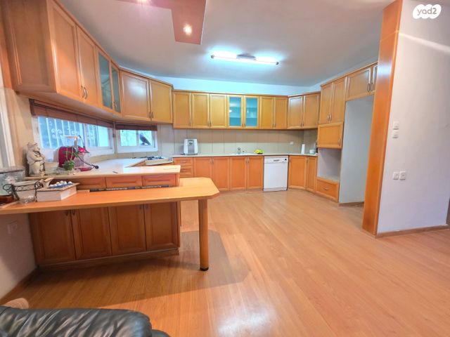 דירה, יהודה גורודיסקי, ג' / מרכז מזרח העיר, רחובות