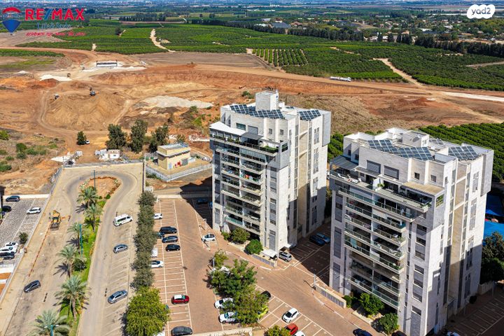 דירה, אהוד מנור, כפר יונה