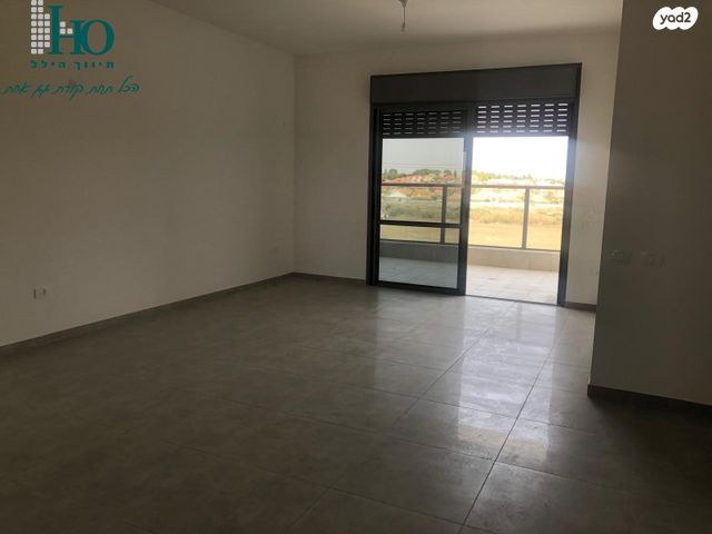 דירה, בקעת סיירים, שקמים ואגמים, אשקלון