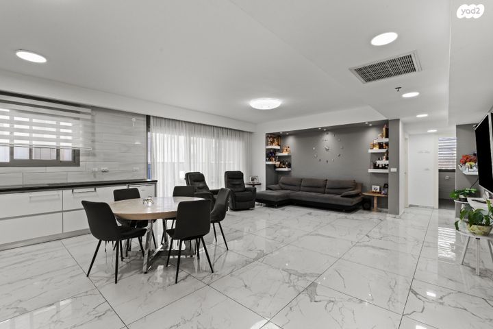 דירה, תרמ"ב, אברמוביץ', ראשון לציון