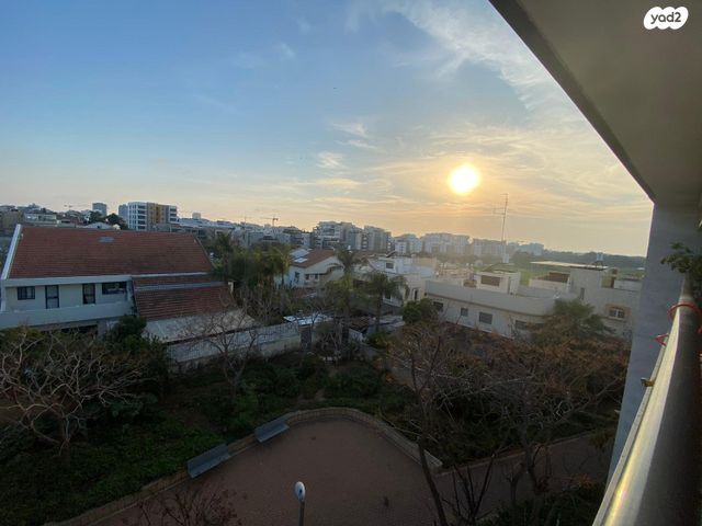 דירה, האילנות, הרצליה