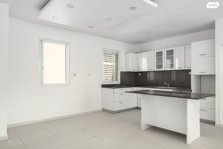 דירה, שדרות ז'בוטינסקי 46, מרכז העיר דרום, נתניה