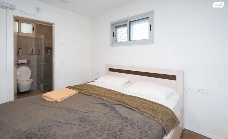 דירה, האילנות, הרצליה