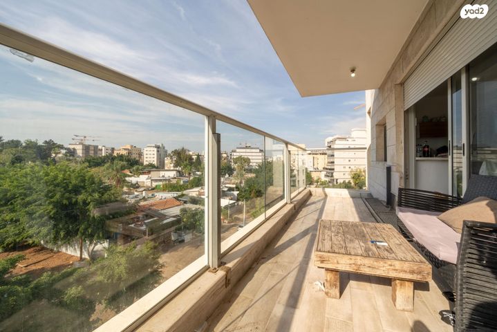 דירה, בריגדיר קיש, מחנה יהודה, פתח תקווה