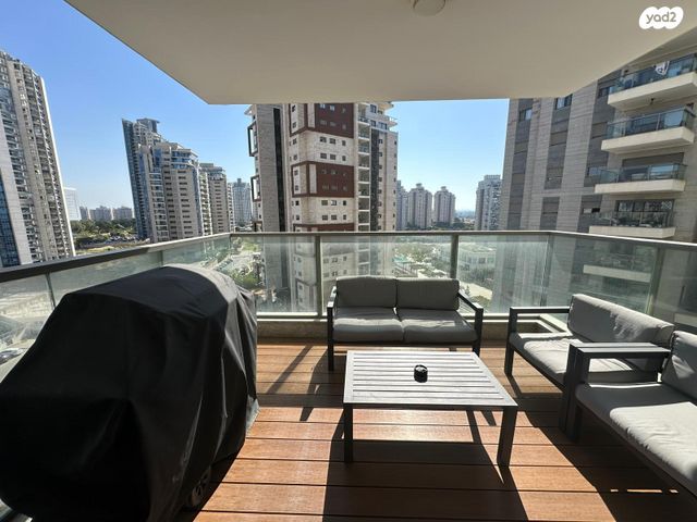 דירה, אריק לביא 16, עיר ימים, נתניה