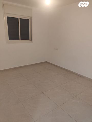 דירה, עולי הגרדום, שבעת המינים, דימונה