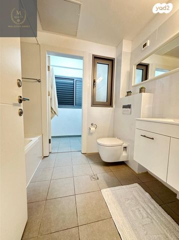 דירה, אריק לביא 16, עיר ימים, נתניה