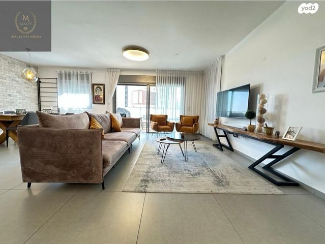 דירה, אריק לביא 16, עיר ימים, נתניה