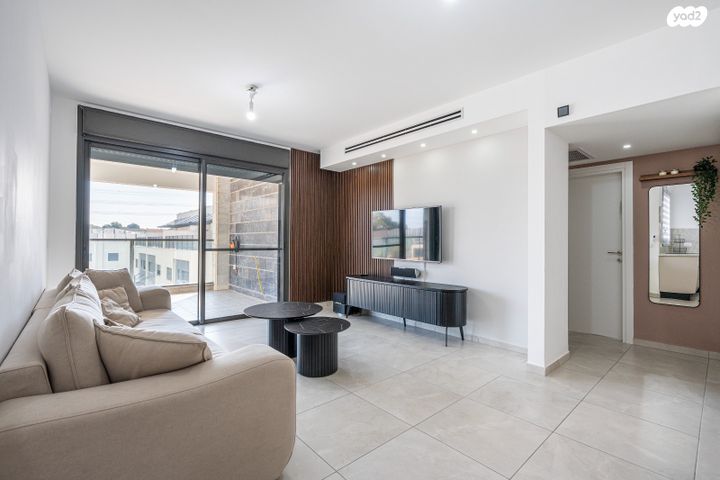 דירה, שושנת העמקים, אור ים, אור עקיבא