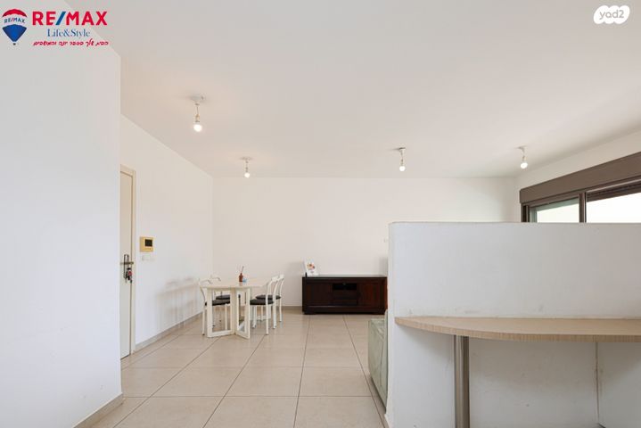 דירה, אהוד מנור, כפר יונה