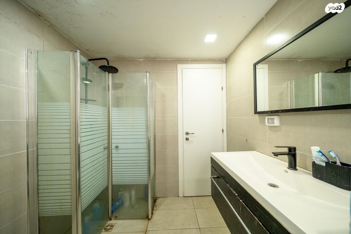 דירה, בריגדיר קיש, מחנה יהודה, פתח תקווה