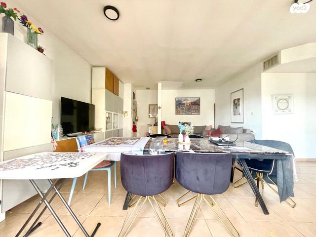 דירה, חיים סירני, אבני חן, רחובות