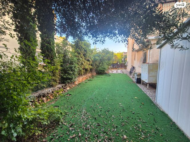 בית פרטי/ קוטג', שיכון עממי, הוד השרון