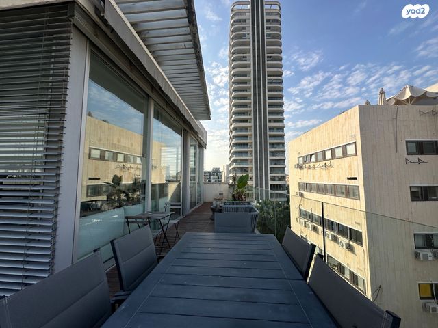 גג/ פנטהאוז, אסתר המלכה, הצפון הישן - דרום, תל אביב יפו