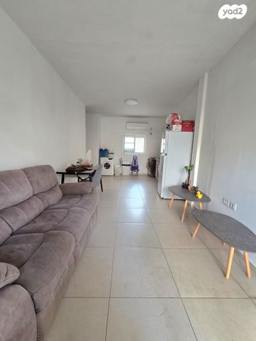 דירת גן, בת ים