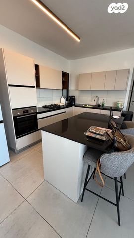 דירה, אריק איינשטיין 1, דרום חדש, פארק הים, בת ים