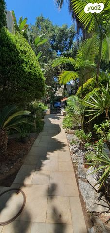 בית פרטי/ קוטג', אחים ליטוינסקי, קרית קריניצי, רמת גן