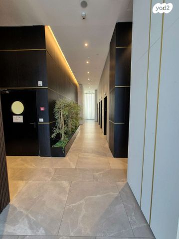 גג/ פנטהאוז, אמנון ליפקין שחק 5, נוף הטיילת, נתניה