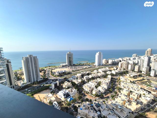 גג/ פנטהאוז, אמנון ליפקין שחק 5, נוף הטיילת, נתניה