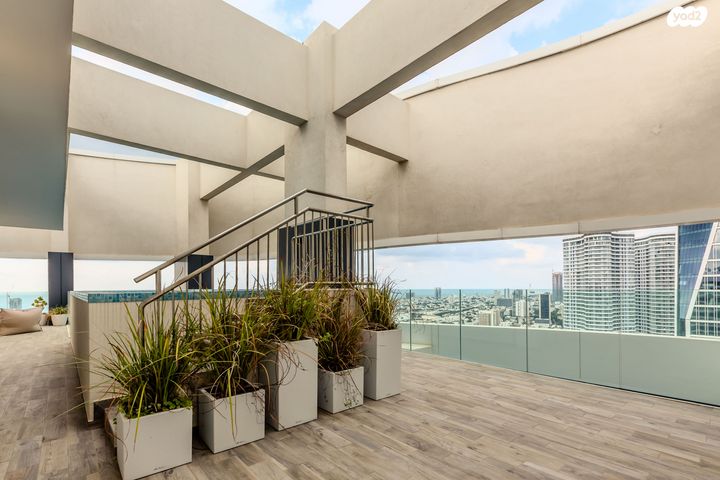 גג/ פנטהאוז, ישראל טל, תל אביב יפו