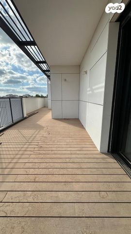 גג/ פנטהאוז, גרין פארק החדשה, הוד השרון