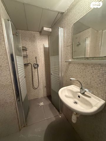 מרתף/ פרטר, ויצמן, הצפון החדש - כיכר המדינה, תל אביב יפו