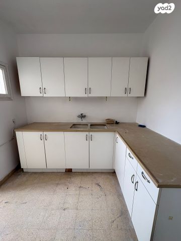 דירה, י"א באדר, נאות רחל, חולון