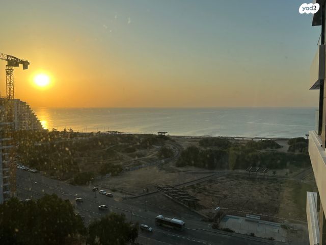 דירה, נעמי שמר, דרום חדש, פארק הים, בת ים