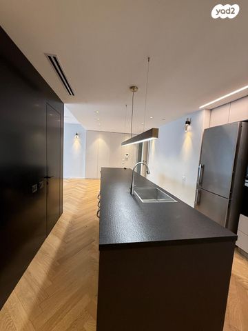 דירה, אנצו סירני, גבעת הרמבם, גבעתיים