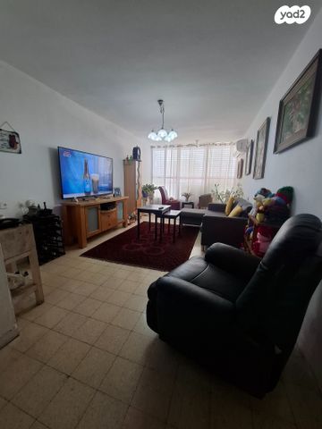 דירה, מעפילי אגוז 12, נווה חן, תל אביב יפו