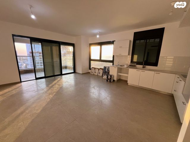 דירה, נעמי שמר, דרום חדש, פארק הים, בת ים